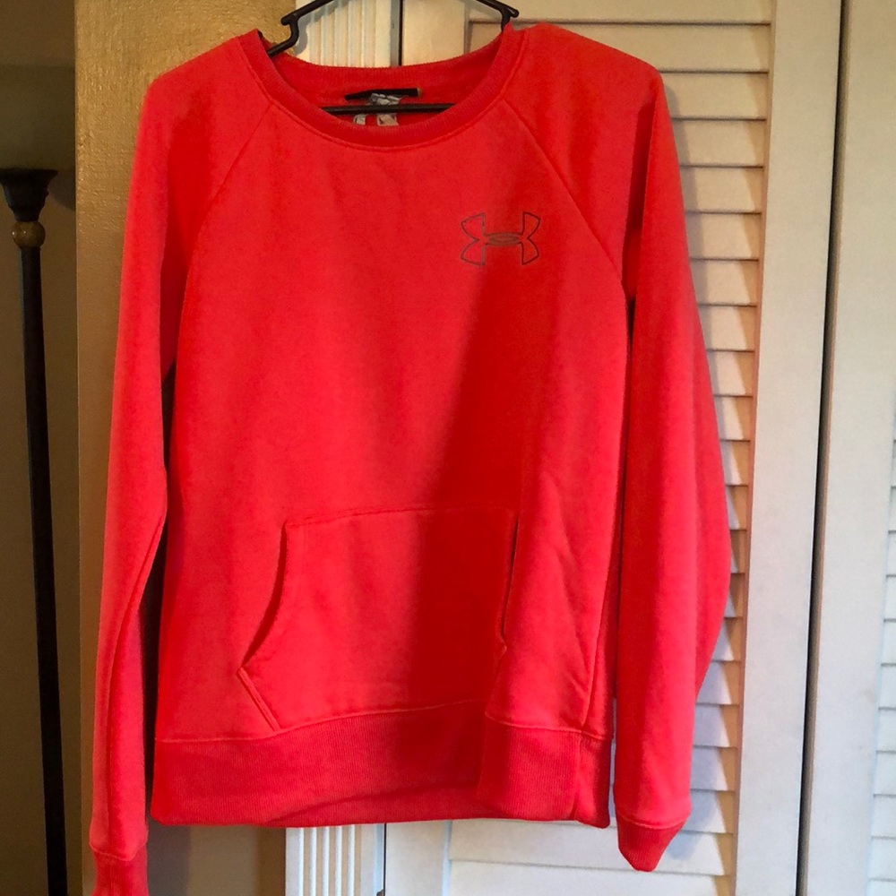 Women’s UA sweatshirt